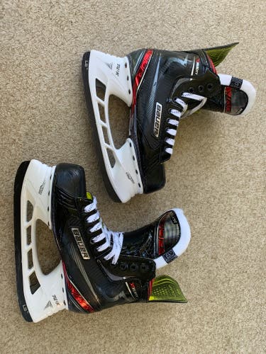 Bauer Vapor X Velocity Hockey Skates Regular Width 6 (Used)