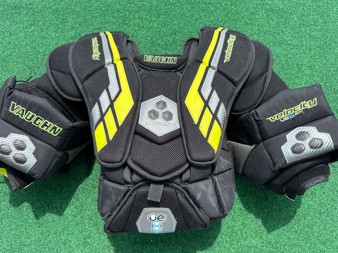 Vaughn Velocity VE8 Int Goalie Chest Protector (Used) | Intermediate Medium