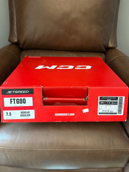 CCM JetSpeed FT690 Hockey Skates Regular Width 7.5 (Used)