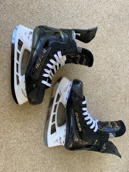 Bauer Supreme Matrix Hockey Skates 7.5 (Used)