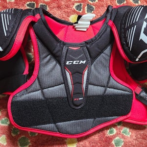 Small Junior Bauer Shoulder Pads JetSpeed FT350 (Used)