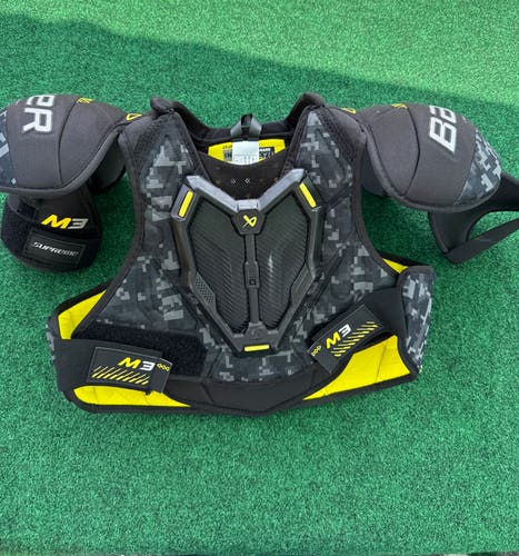 Bauer Supreme M3 Shoulder Pads (Used) | Intermediate Large