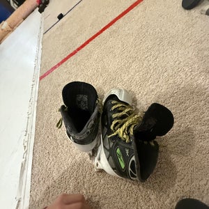 Reebok 3K Hockey Goalie Skates Size 1.5 (Used)