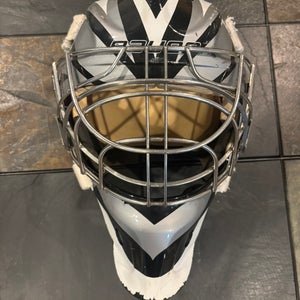 Intermediate Medium Bauer Goalie Mask with cat eye cage (Used)