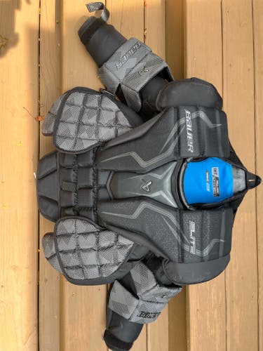 Intermediate small Bauer Elite Goalie Chest Protector (Used)