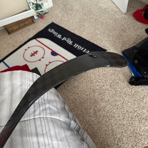 Senior Bauer Vapor Hyperlite 2 Left Hand Hockey Stick P92M (Used)