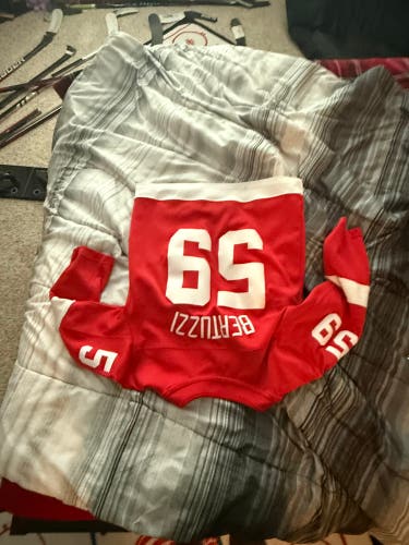 Red Small / Medium Boys Jersey (New)