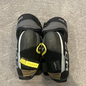 Junior Large CCM Tacks AS 580 Elbow Pads (Used)