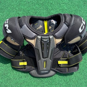 CCM AS580 Shoulder Pads (Used) | Senior Small