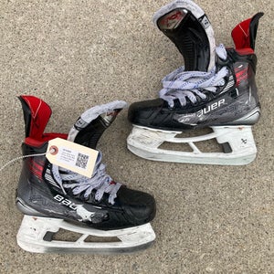 Bauer Vapor X5 Pro Hockey Skates | Size 2.5