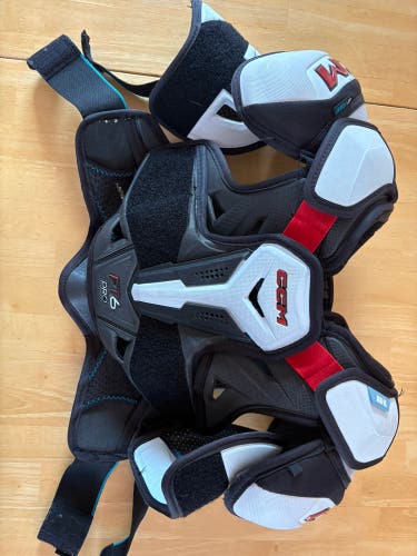 Men's Large Junior CCM Jetspeed FT6 Pro Shoulder Pads (Used)