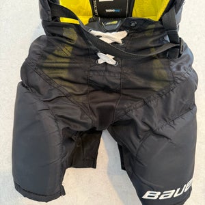 Youth Large Bauer Supreme Ultrasonic Hockey Pants (Used)
