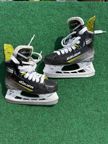Junior Bauer Vapor X4 Hockey Skates (Regular) Size 3 (Used)
