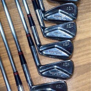 PGA Emblem Iron Set Stiff Flex 9 Pieces (2-PW) Steel Shaft , Golf Pride Grip