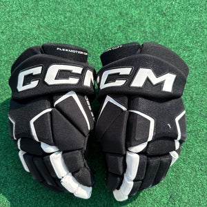 Black Junior CCM Tacks AS 580 Gloves 12" (Used)