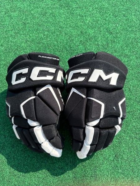 Black Junior CCM Tacks AS 580 Gloves 12" (Used)