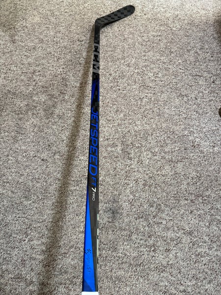 CCM Jetspeed FT7 Pro RH 75F P90TM Blue