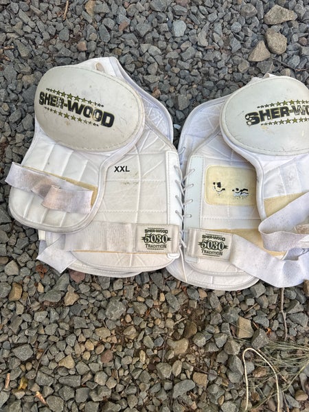 Extra xLarge Senior Sher-Wood 5030 Shoulder Pads (Used)