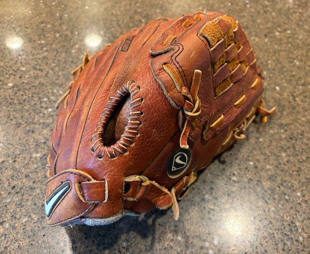 Nike Diamond Ready RH Outfield Baseball Glove 13" (Used)