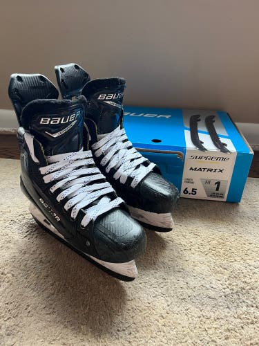 2023 Bauer Supreme Mach Hockey Skates 6.5 (Used)