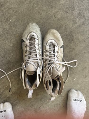 White Unisex Size M 12.0 (W 13.0) Adult Nike Huarache 9 Elite Mid Mid Top (Used)