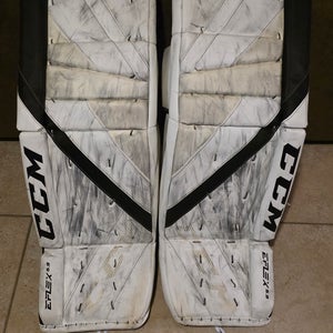 35" CCM Extreme Flex 5.9 Goalie Leg Pads (Used)