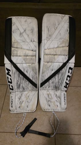 35" CCM Extreme Flex 5.9 Goalie Leg Pads (Used)
