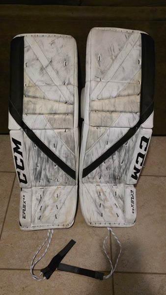 35" CCM Extreme Flex 5.9 Goalie Leg Pads (Used)