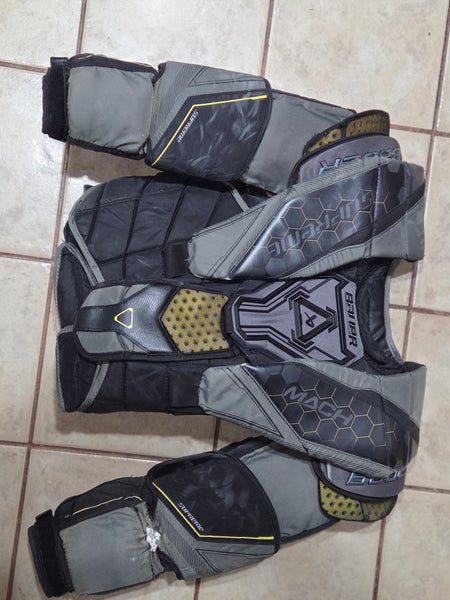 Medium Bauer Mach Goalie Chest Protector (Used)