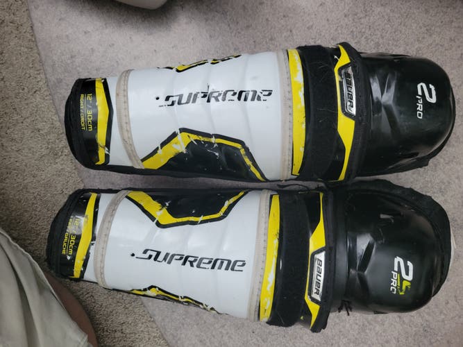 Junior Bauer Supreme 2S Pro 12" Shin Pads (Used)