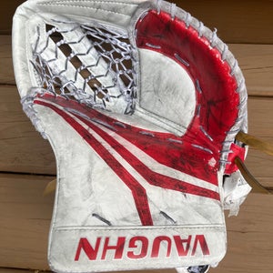 Goalie Glove Vaughn Velocity V9 Regular (Used)