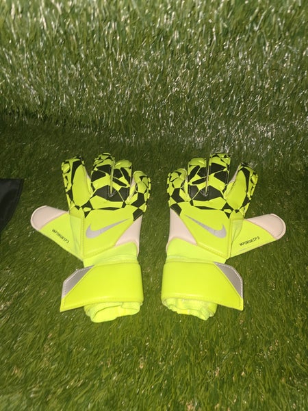 Nike Vapor Grip3 Goalkeeper Gloves