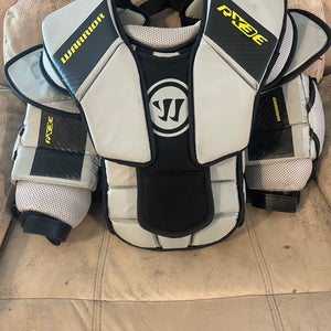 Small / Medium Warrior Ritual X3E Goalie Chest Protector (Used)