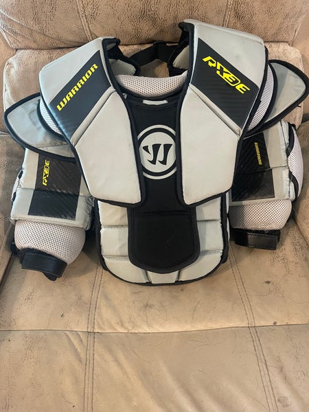 Small / Medium Warrior Ritual X3E Goalie Chest Protector (Used)
