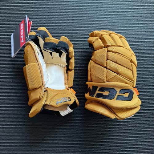 2023 NHL Winter Classic Boston Bruins Pro Stock CCM Jetspeed Senior 15" Gloves - HGJSPP FT1