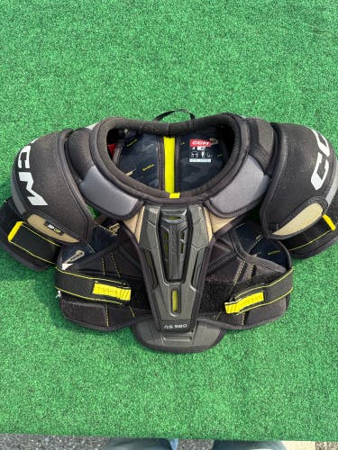 CCM AS580 Shoulder Pads (Used) | Junior Medium