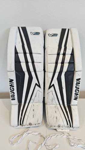 31" Vaughn Velocity V9 Goalie Leg Pads (Used)
