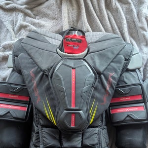 Medium Bauer Vapor Hyperlite 2 Goalie Chest Protector (Used)