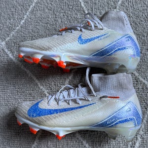 Kids 5.5Y (Big Kids / Youth) Nike Cleats (Used)