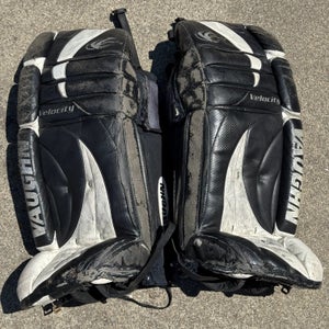 35" Vaughn Velocity 7000 V1 Goalie Leg Pads (Used)