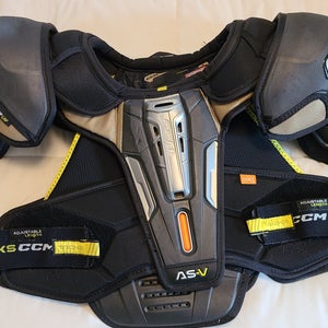 Large Senior CCM Tacks ASV Shoulder Pads (Used)