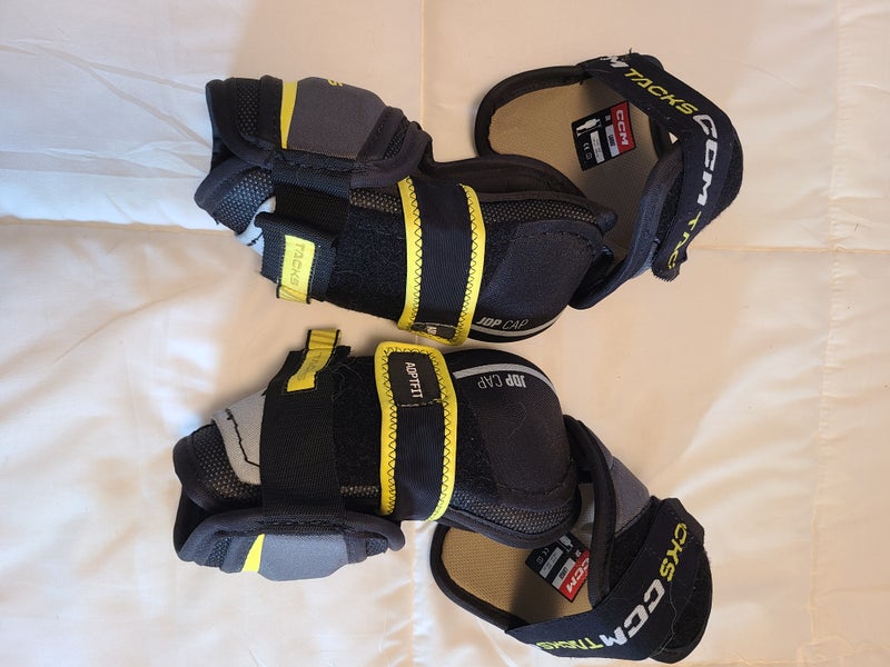 Senior Large CCM Tacks Elbow Pads (Used)
