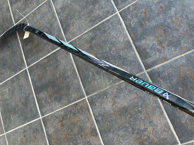 Junior Bauer Proto R Hockey Stick Right Handed P28 (Used)
