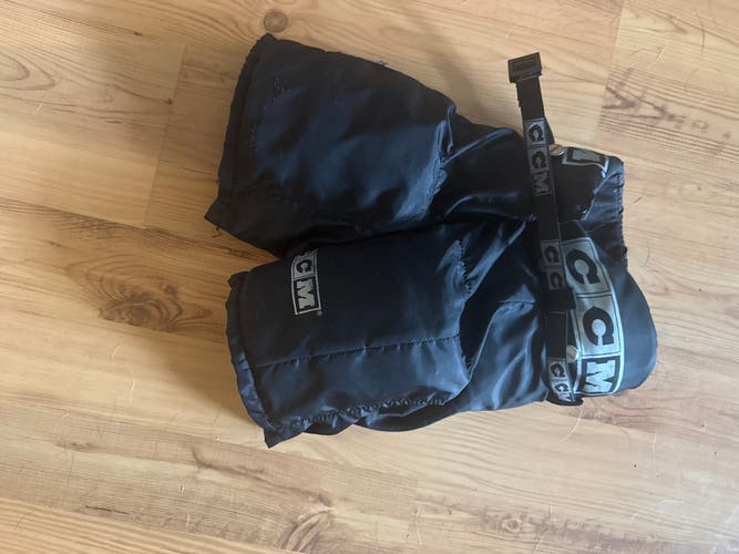 Junior XS CCM 192 Hockey Pants (Used)