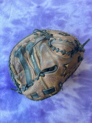 Brown Mizuno World Win RH Catcher's Baseball Glove 33" (Used)