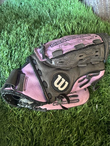 2021 Wilson A440 Fastpitch RH Softball Glove 11" (Used)