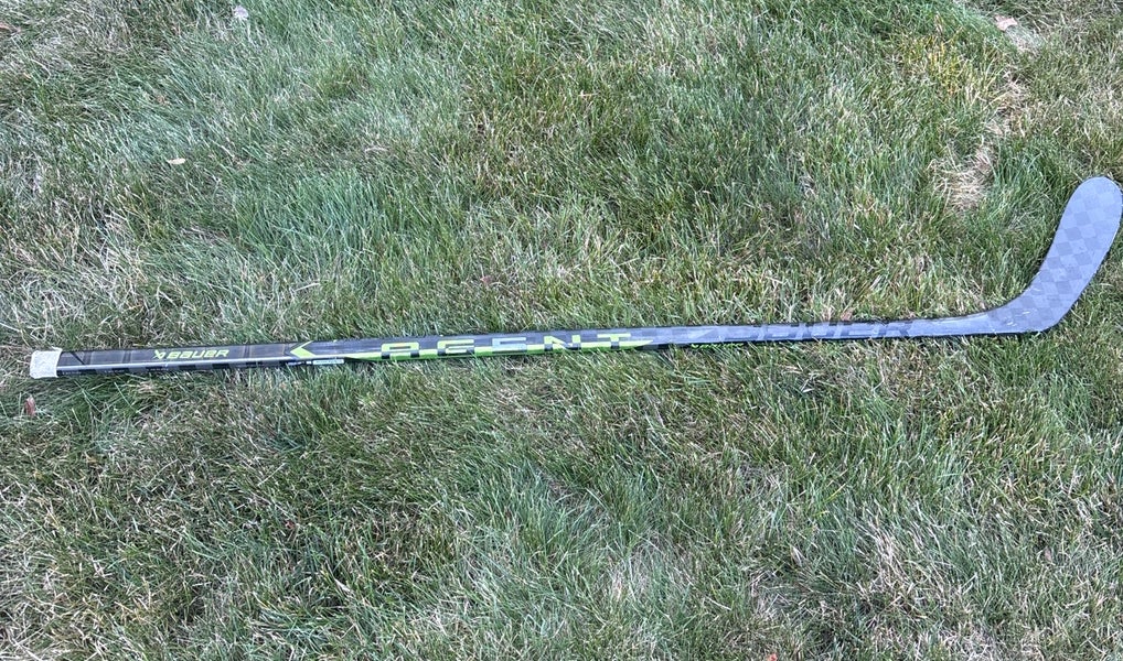 Junior Bauer Ag5nt Left Hand Hockey Stick P28 (Used)
