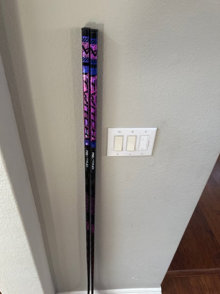 Senior Bauer Twitch Right Hand Hockey Stick P92 (New 2 Pack) 77 flex