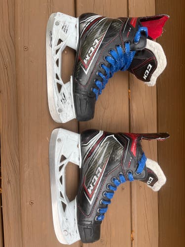 CCM JetSpeed FT460 Hockey Skates Regular Width Size 3 (Used)