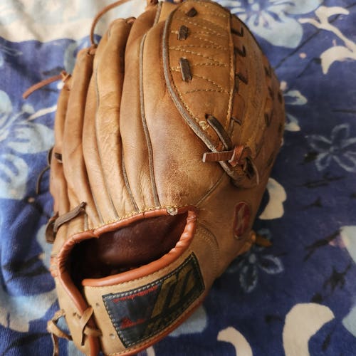 Mizuno RH MT 2000-Pro Lite Flex Multi Hinge Professional Model Baseball Glove 12" Game Ready
